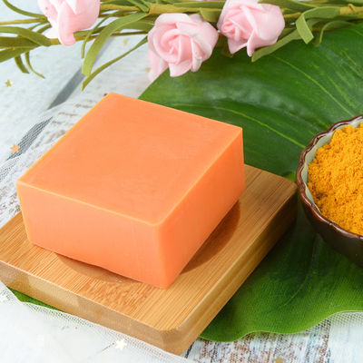 Sapone a base di zenzero e curcuma per la pelle sensibile